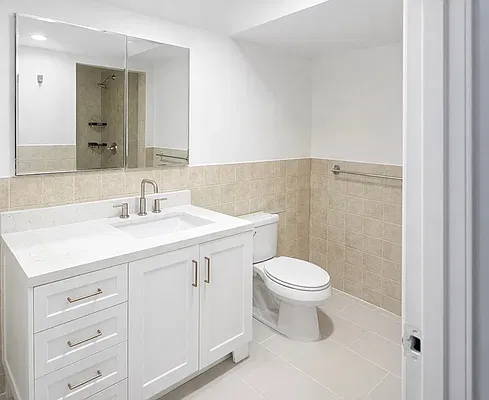 Rented by Manhattan Realty Group | media 11