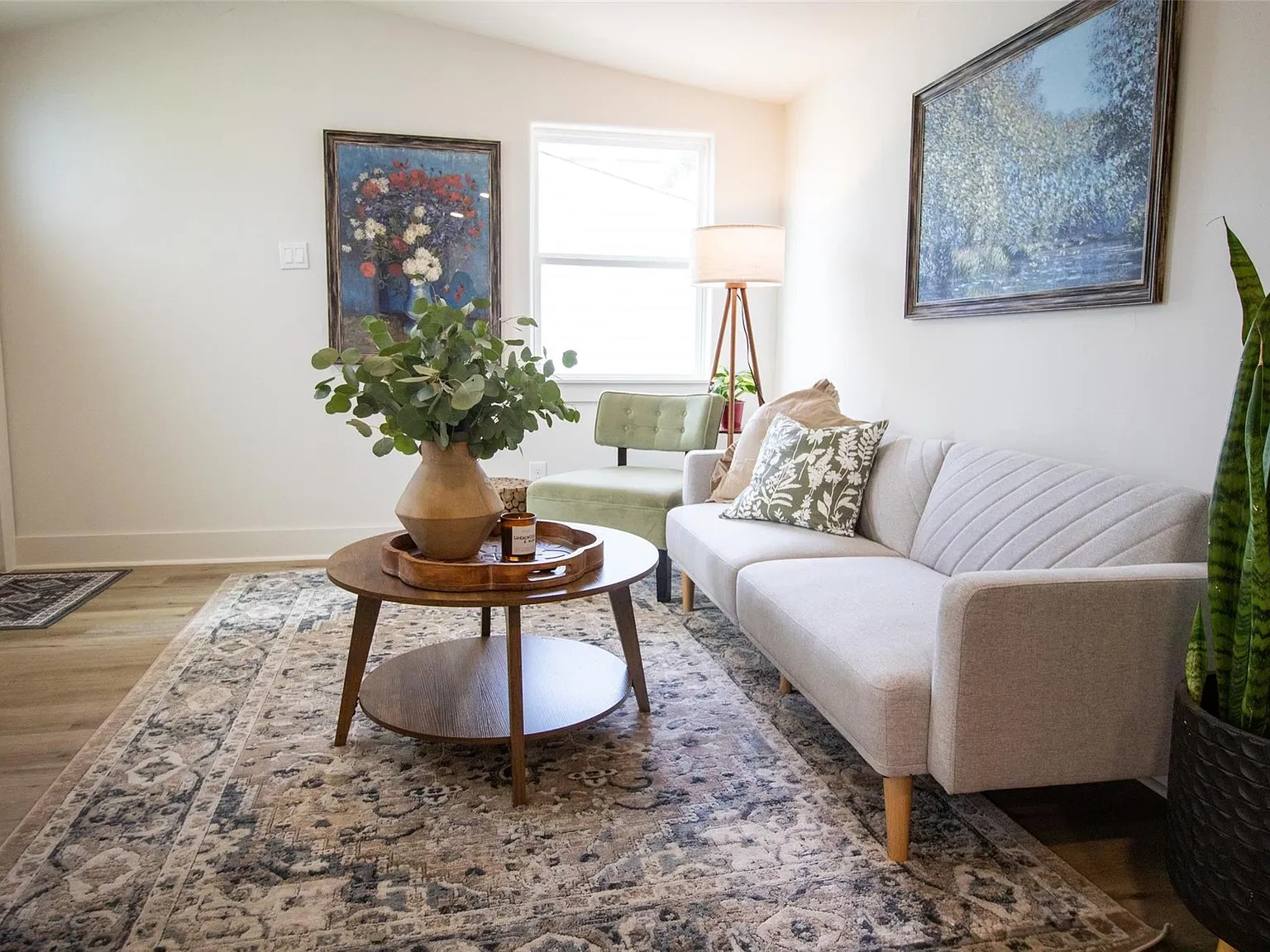1 bed, 1.5 bath, 540 sqft, $1,599 — Photo 2