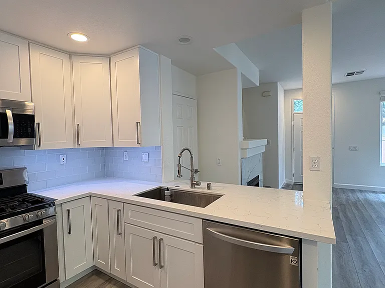 25735 Perlman Pl #A — Photo 4