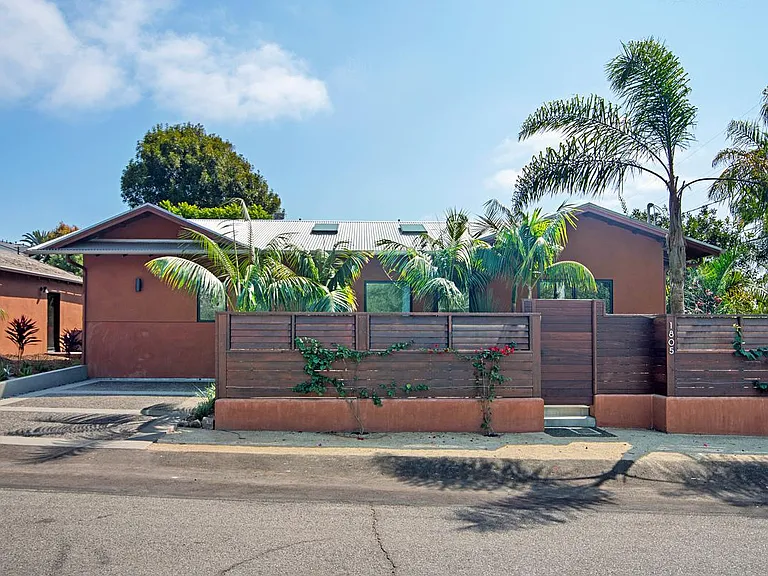 1805 Somerset Ave — Photo 2
