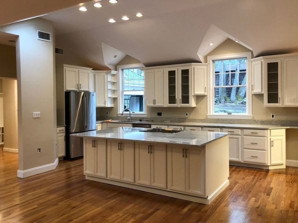27 Gammons Rd #1