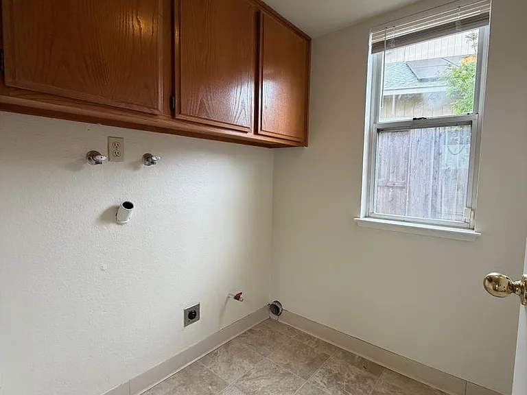 115 James River Rd — Photo 7