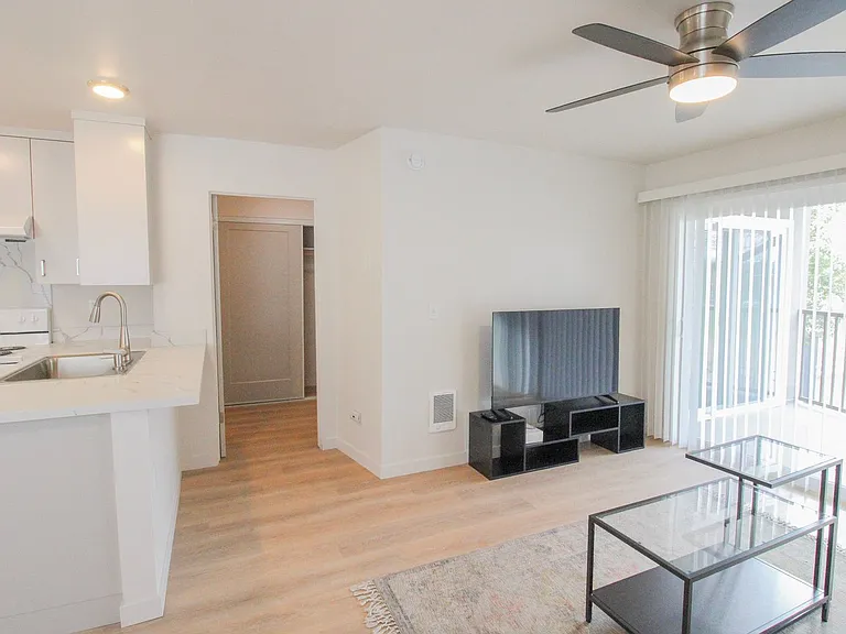 1247 Murray St #4 — Photo 8