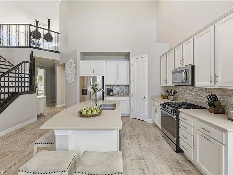 7209 Wilton Dr — Photo 8