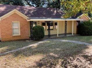 704 Wood St, Gladewater, TX 75647