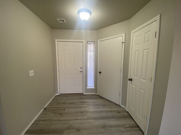 2nd image of 1409 N Aster Ave
