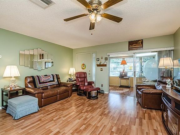 2nd image of 1609 Berwick Ct APT A