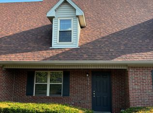 303 Beacon Hl, Versailles, KY 40383