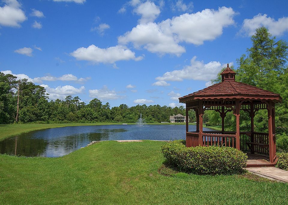 2nd image of 106 Avery Lake Dr