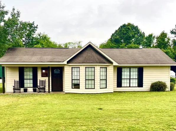 3947 Henry Ct, Millbrook, AL 36054