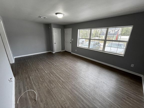 2nd image of 515 N Boundary Ave #1