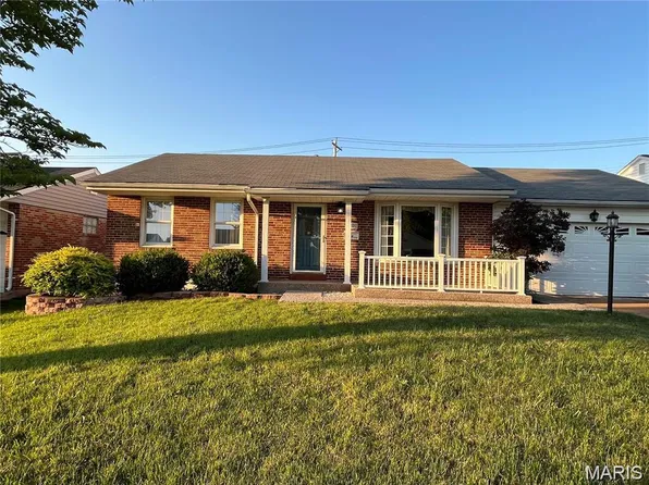 3821 Upton St, Saint Louis, MO 63116