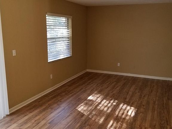 4th image of 3223 SE 22nd Pl