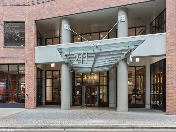 211 E Ohio St APT 917, Chicago, IL 60611