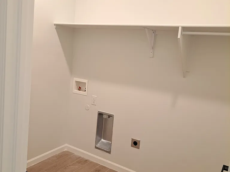 Laundry - Washer Dryer are included