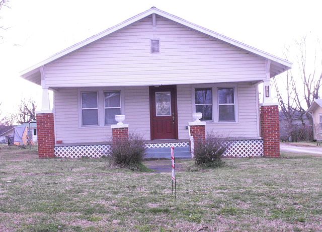 1st image of 113 S 9th St