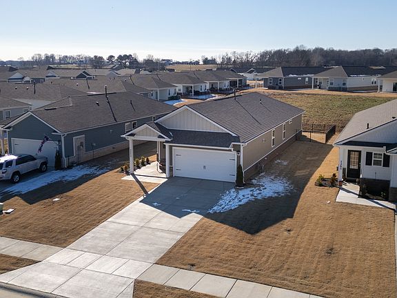 3rd image of 7275 Lang Ave