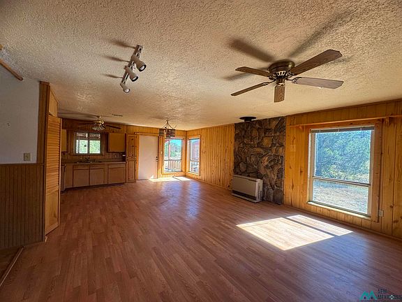 3rd image of 72 Woodland Dr