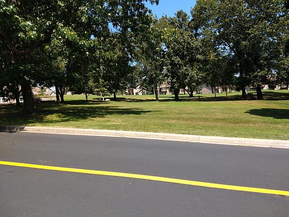 2nd image of 1696 Pointe Royale Dr