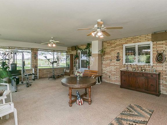 3rd image of 2444 Kiwi Ave