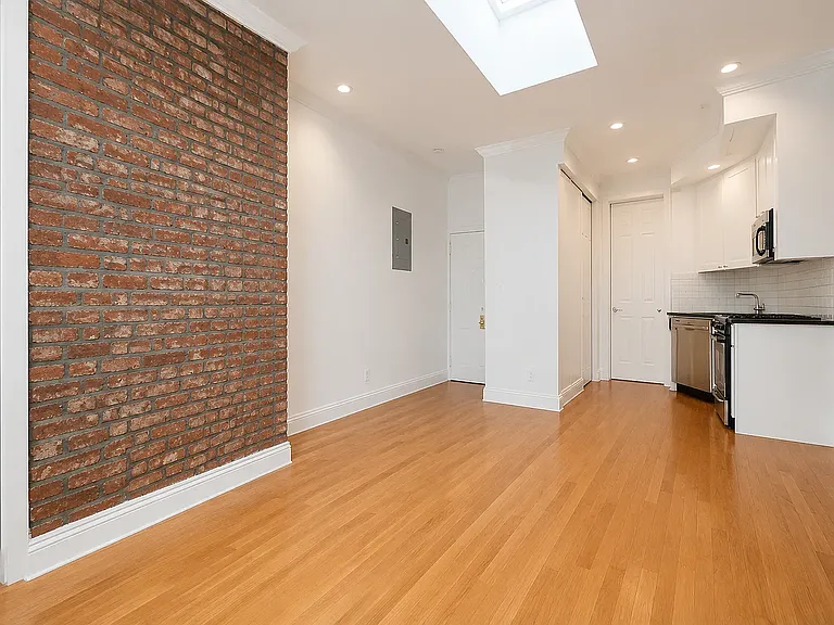504 E 88th St #4D — Photo 2