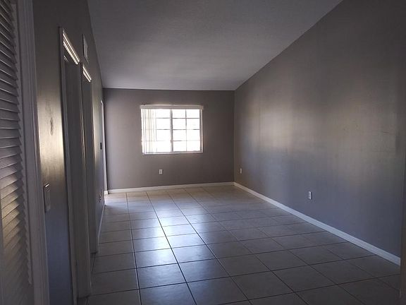 5th image of 975 NE 34th Ave Unit 202