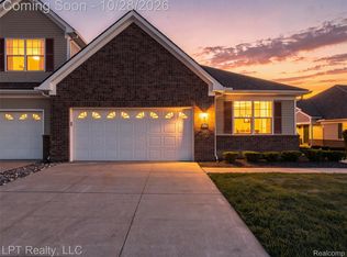 9925 Ridge Run St, Howell, MI 48855
