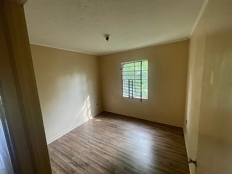 723 Glenmont Dr — Photo 6
