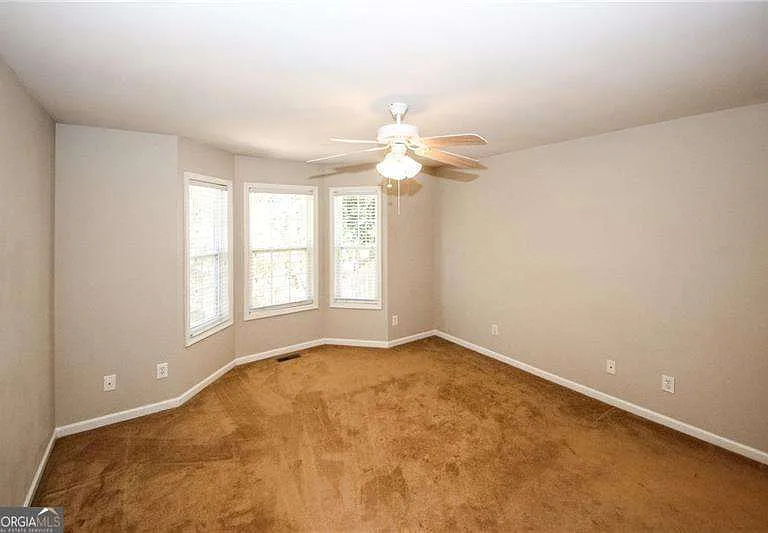 121 Stoneforest Dr — Photo 25