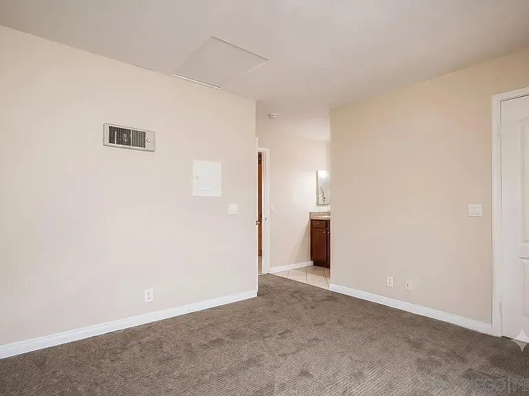 4150 34th St #6 — Photo 4