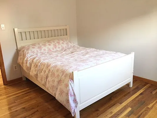 Rented by Nooklyn NYC LLC | media 13