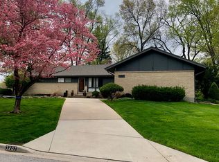 3207 W 82nd Ter, Leawood, KS 66206