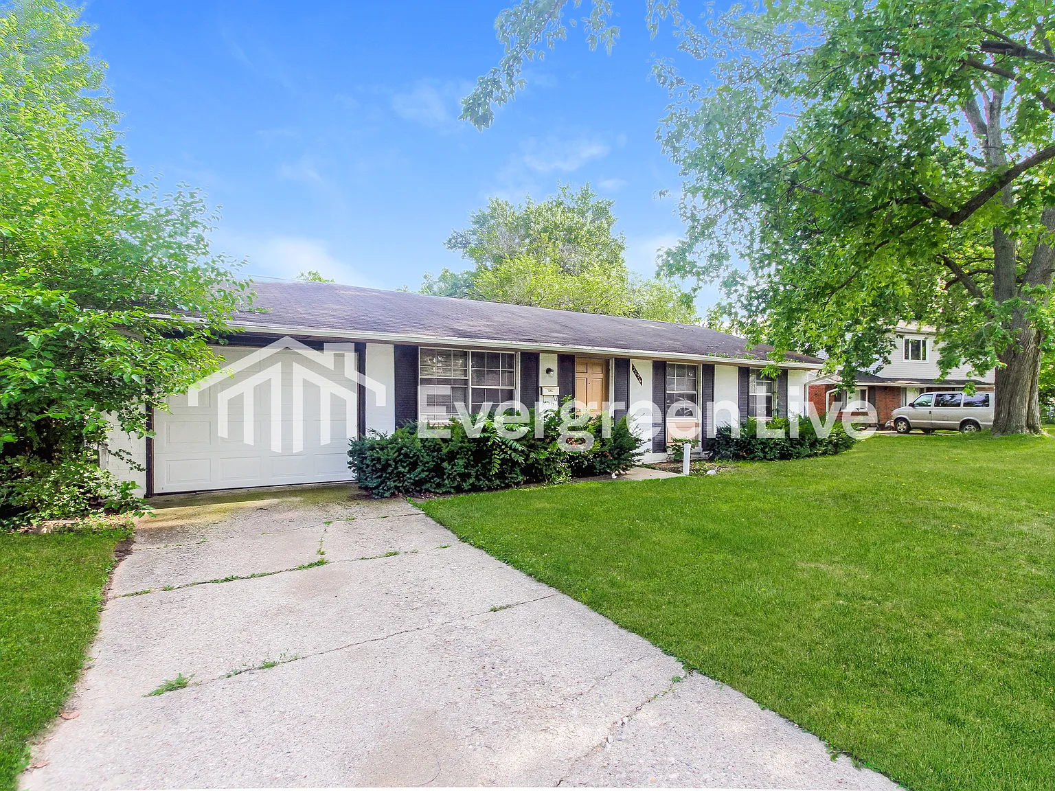 3 bed, 1.0 bath, 1016 sqft, $1,195 — Photo 2