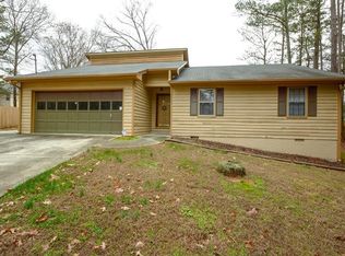 3918 Prestwick Ct, Snellville, GA 30039