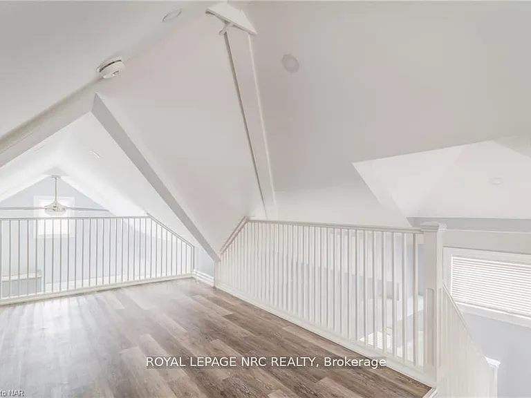 6 Clark St #UPPER — Photo 18