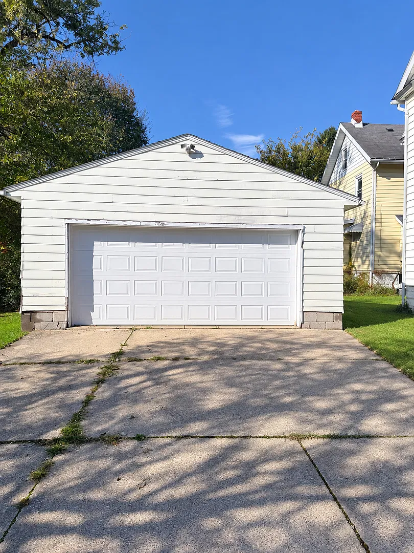 4 Bed / 2 Bath Fully Rehabbed Home with Finished Attic & 2-Car Garage — Photo 2