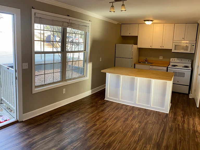 1435 Fernwood Glendale Rd #A — Photo 10