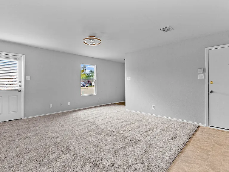 500 Canvas Ct — Photo 4