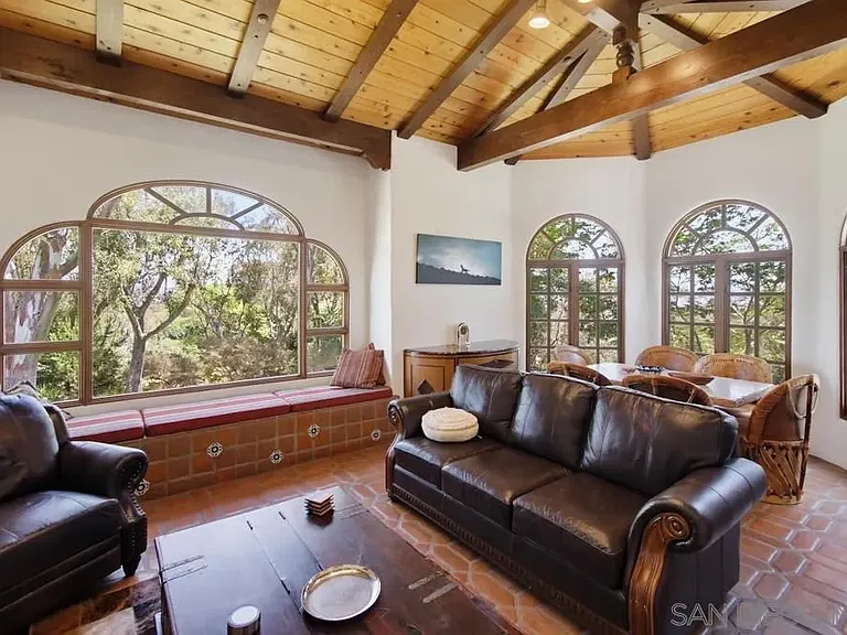 5443 Calzada Del Bosque — Photo 35