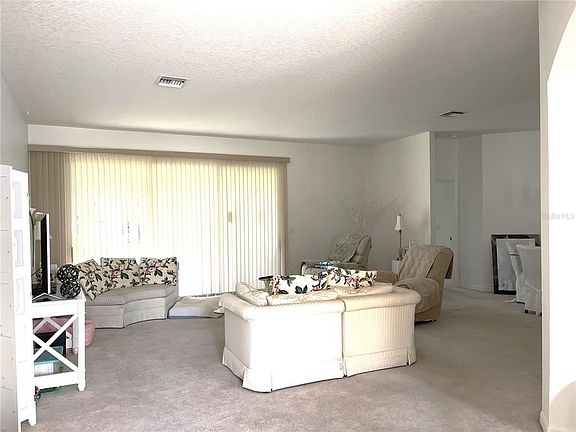 5th image of 20531 Queen Alexandra Dr