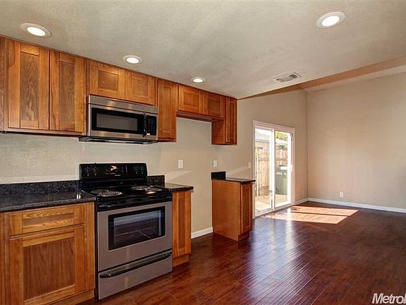 5th image of 9120 Plumgrove Way