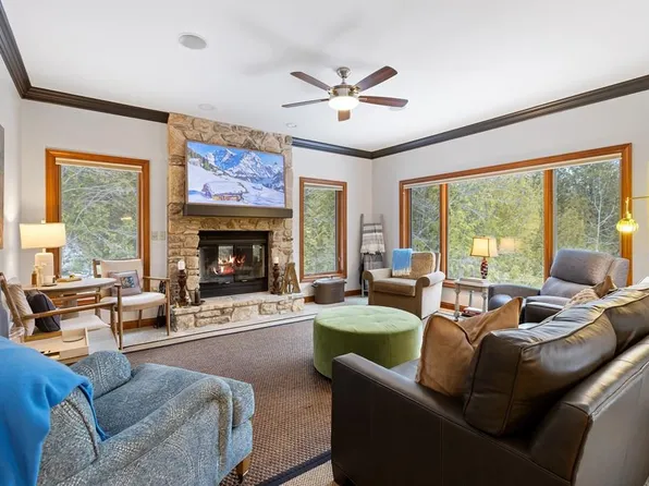 7696 Muirfield Ct, Baileys Harbor, WI 54202