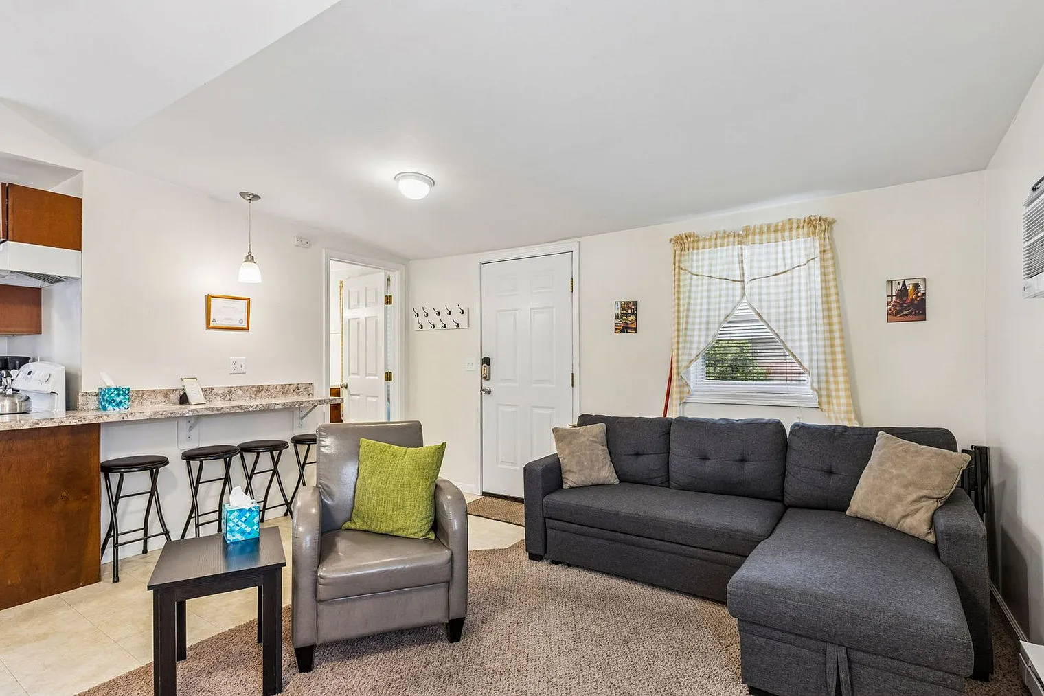 5 bed, 3.0 bath, 1194 sqft, $6,460 — Photo 4