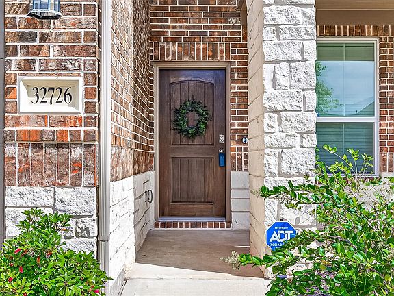 3rd image of 32726 Harvest Valley Dr