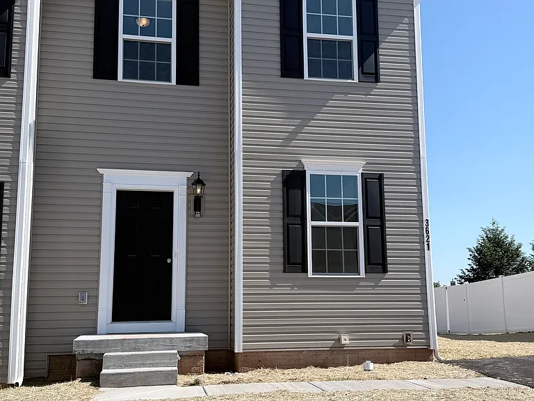 3621 Fieldstone Dr — Photo 4