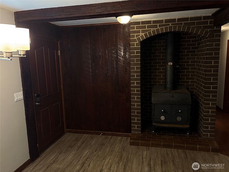 5th image of 1828 Gossard Street