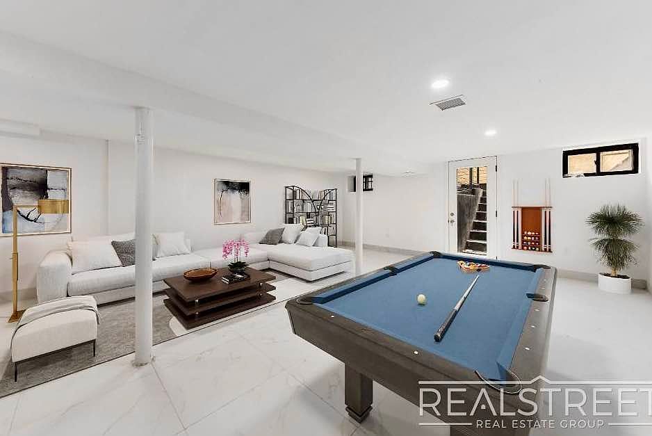 1st image of 310 Linden St APT 1