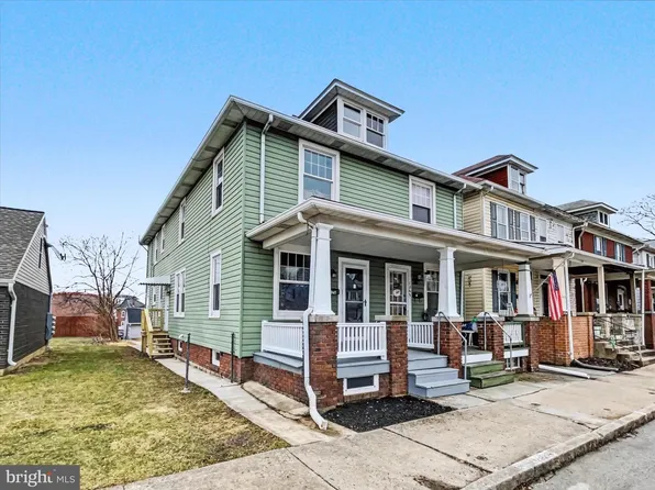 126 1/2 3rd St, Hanover, PA 17331