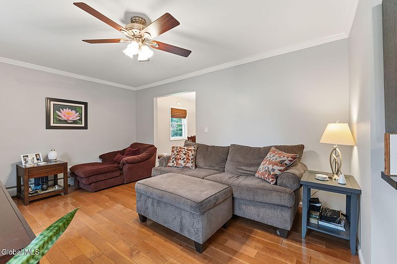 5th image of 29 Meadowbrook Road
