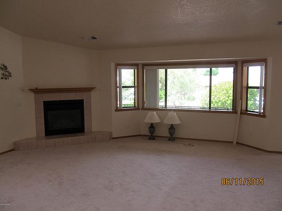 3rd image of 1118 S Pioneer Dr